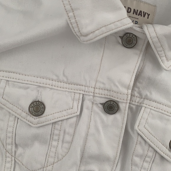 Old Navy White denim jacket in Small - Picture 3 of 7